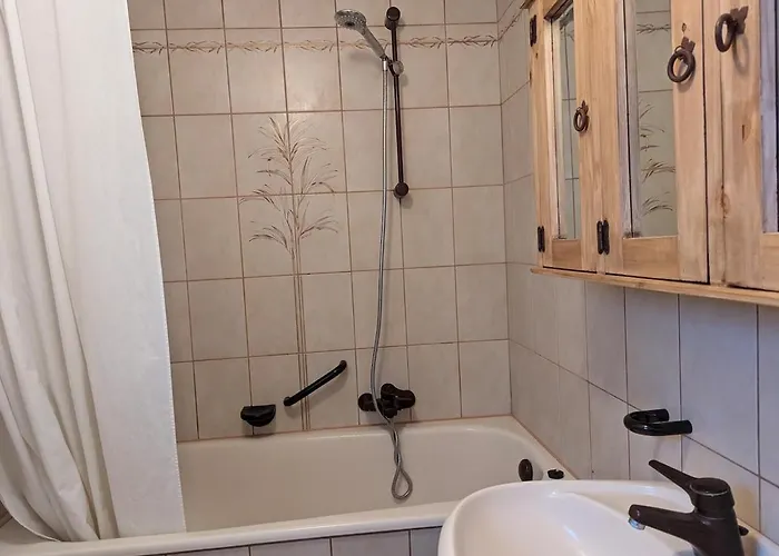 Cozy Attic 아파트 에센